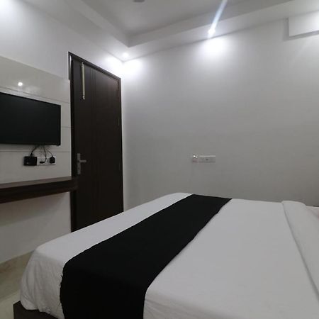 Hotel King Plaza New Delhi Buitenkant foto