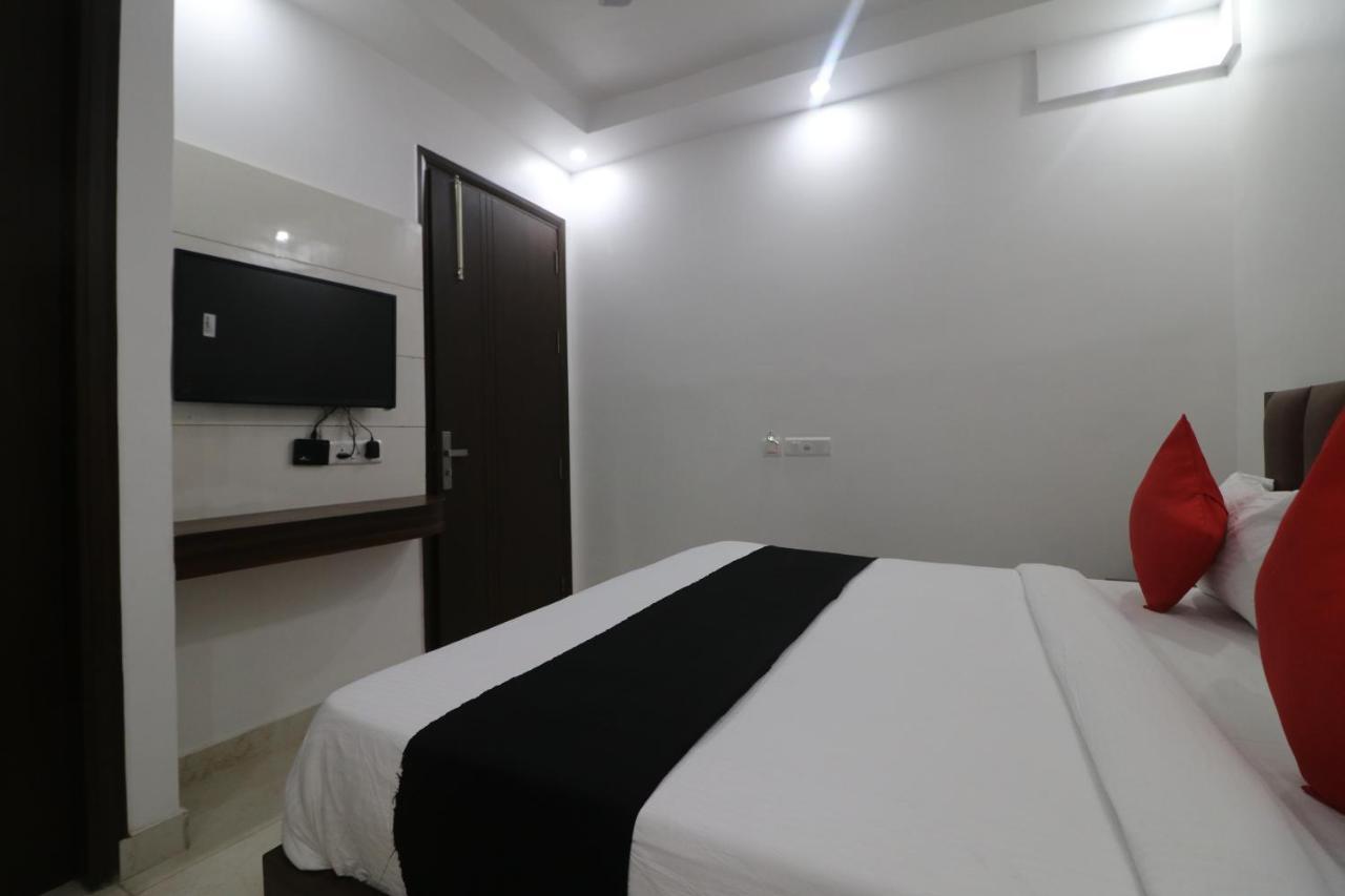 Hotel King Plaza New Delhi Buitenkant foto