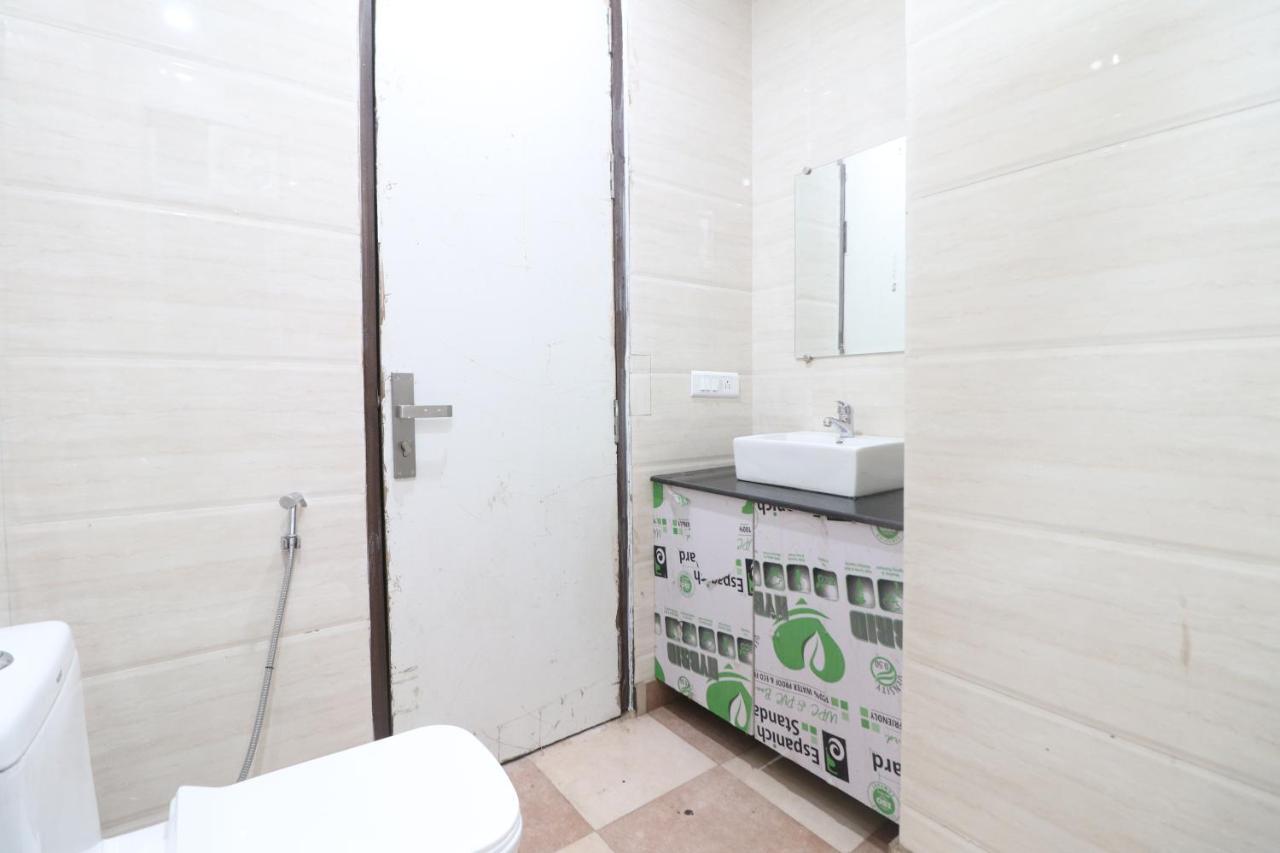 Hotel King Plaza New Delhi Buitenkant foto