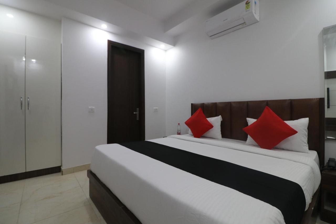 Hotel King Plaza New Delhi Buitenkant foto