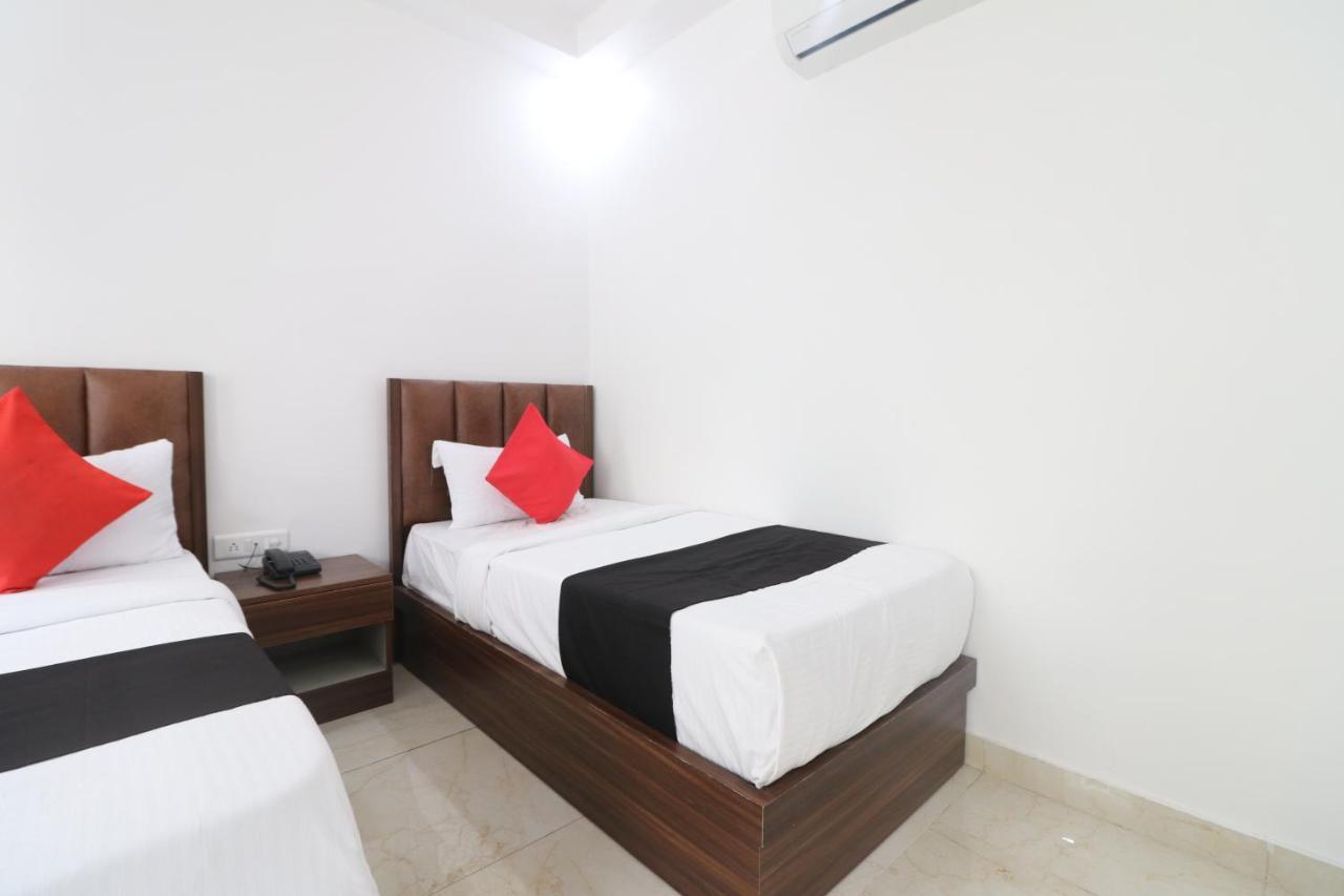 Hotel King Plaza New Delhi Buitenkant foto