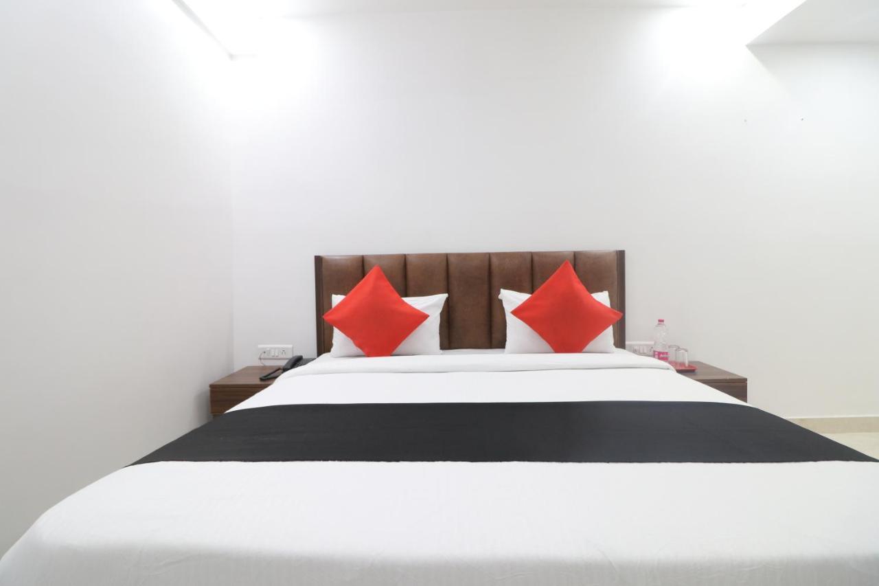 Hotel King Plaza New Delhi Buitenkant foto