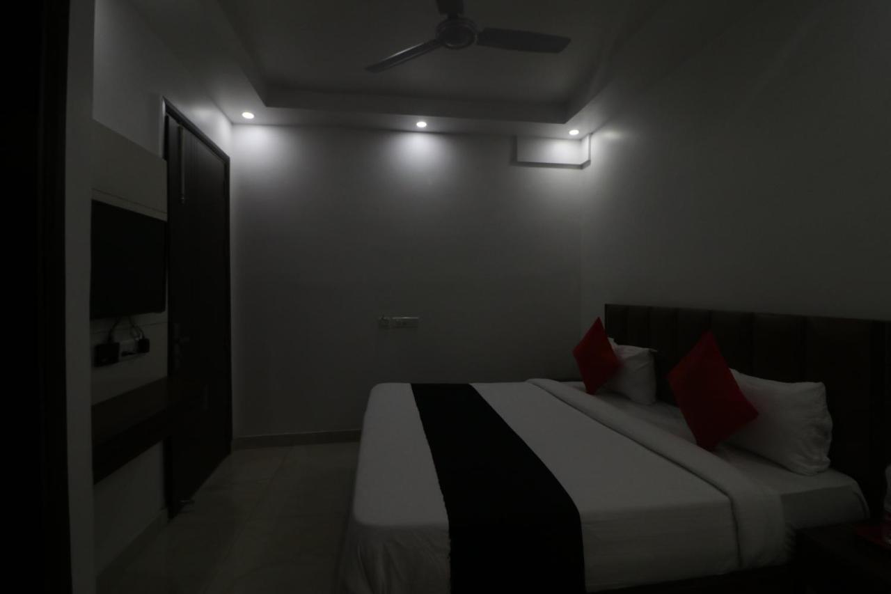 Hotel King Plaza New Delhi Buitenkant foto