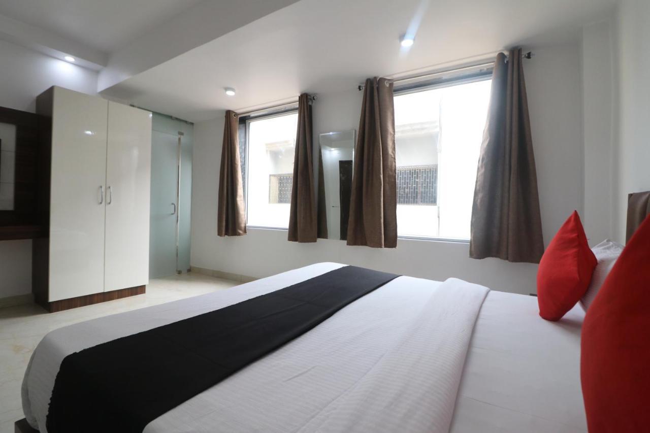 Hotel King Plaza New Delhi Buitenkant foto