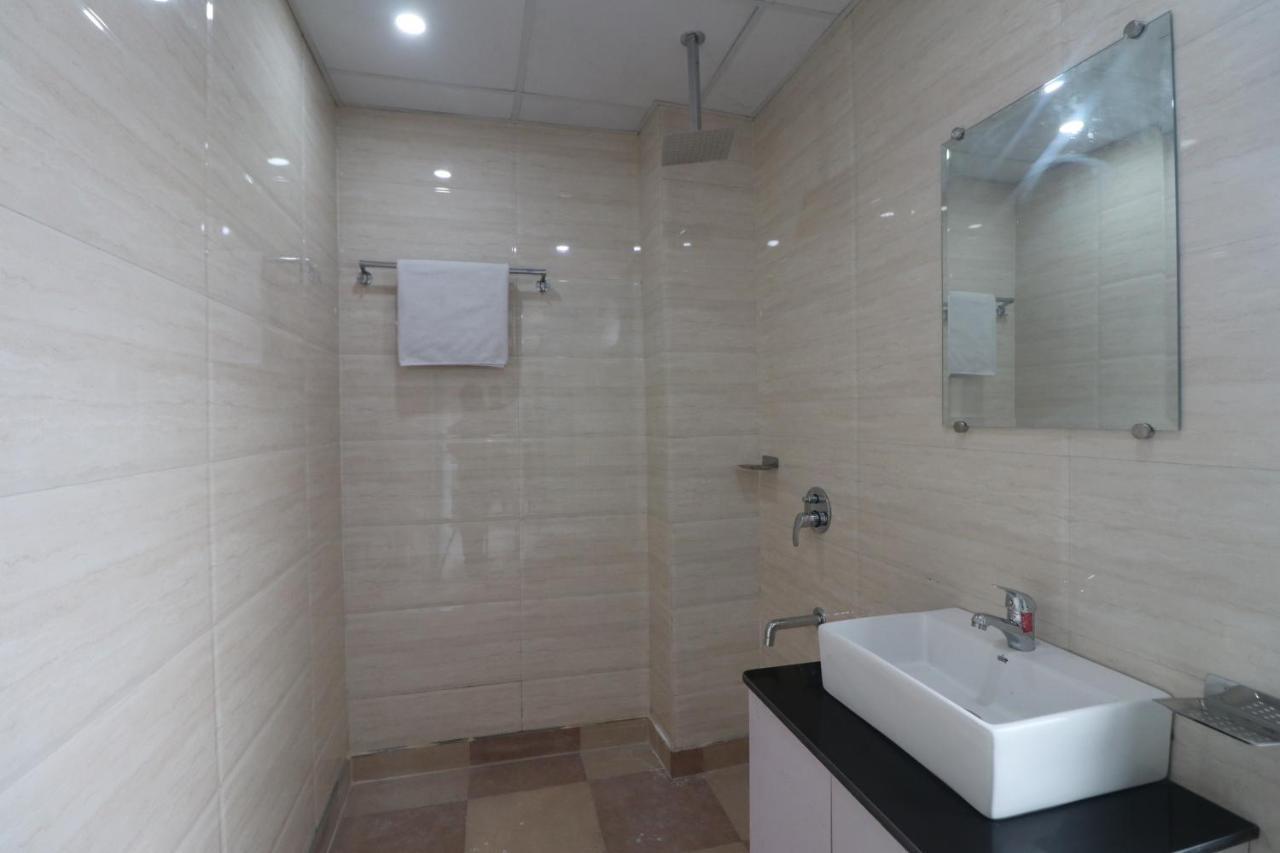 Hotel King Plaza New Delhi Buitenkant foto