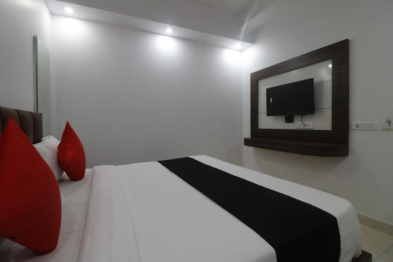 Hotel King Plaza New Delhi Buitenkant foto